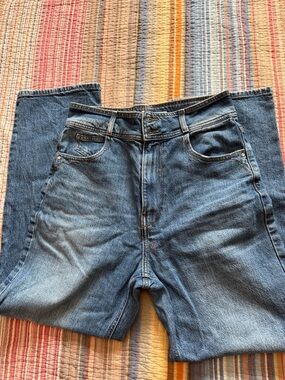 Zara Women's Straight Leg Blue Denim Jeans